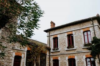 Visiting a French estate: the gates close at noon, and they mean it